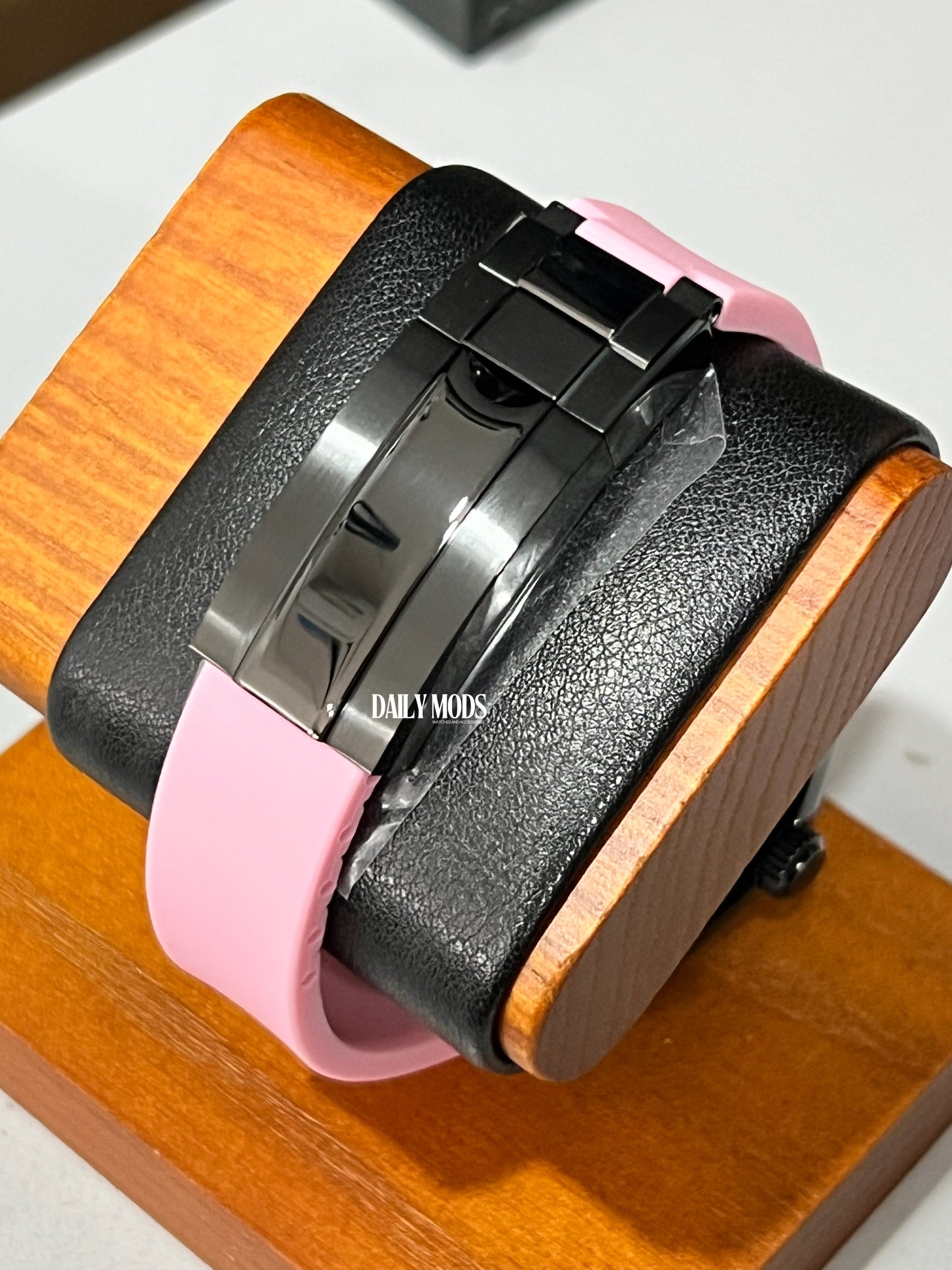 DJ Pink Minimalist