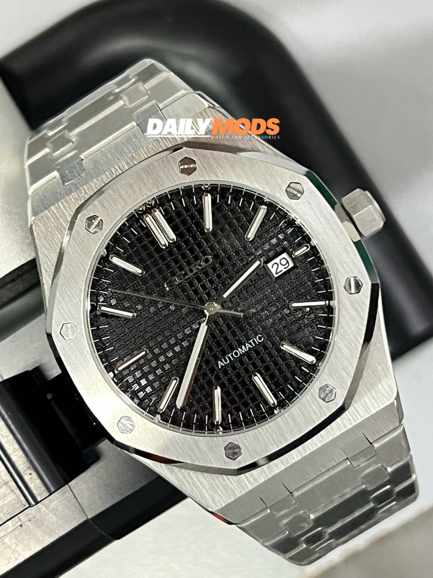 Oak Black Automatic