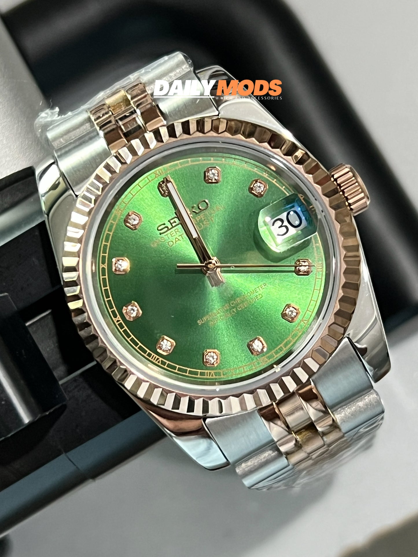 Two-Tone DJ Green Stud