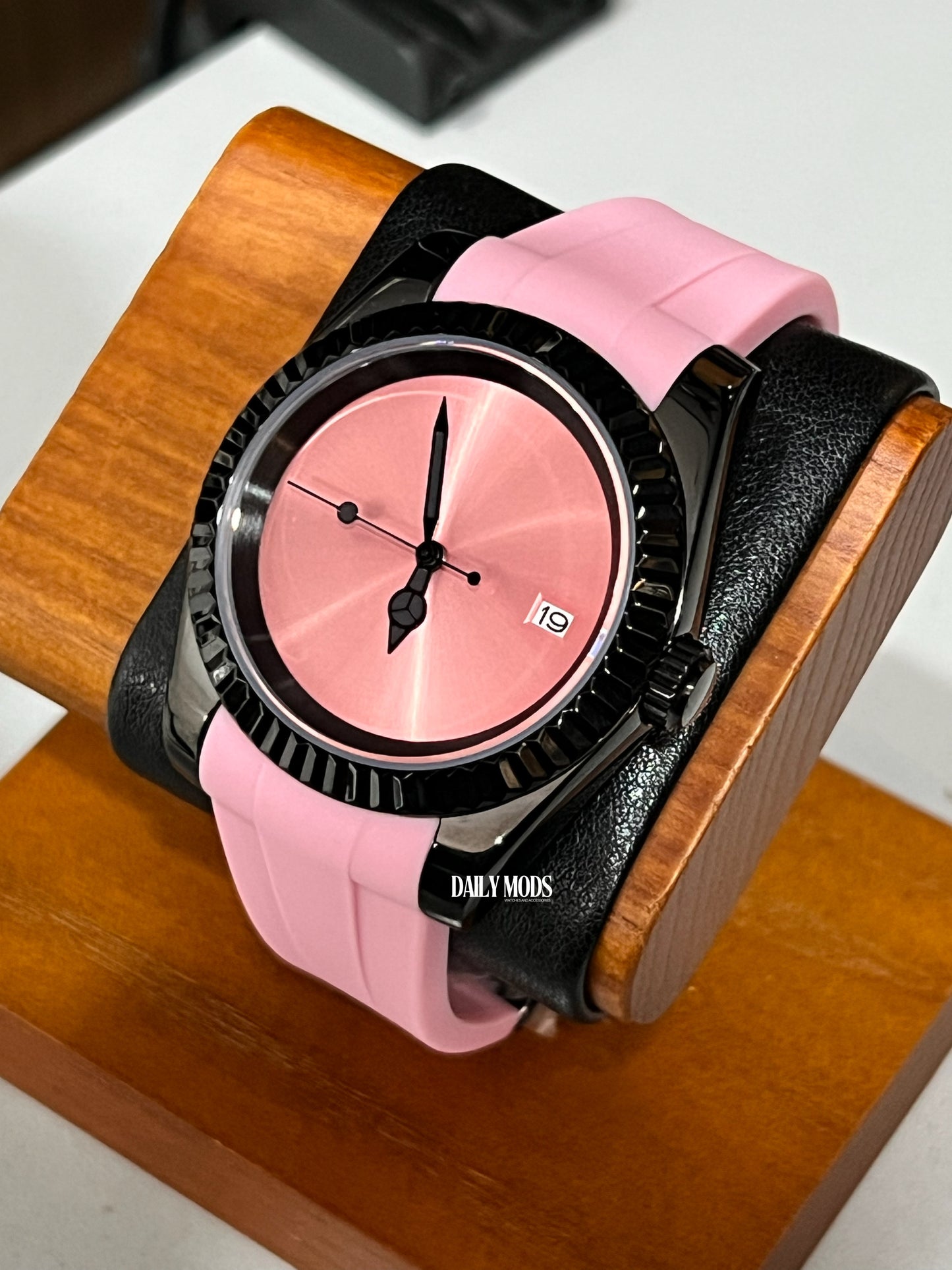 DJ Pink Minimalist