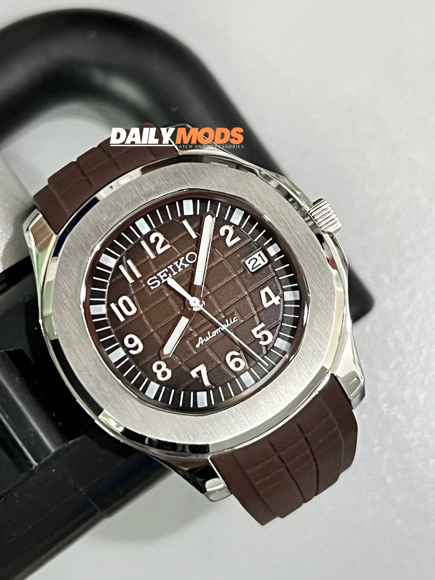 Aquanaut Brown