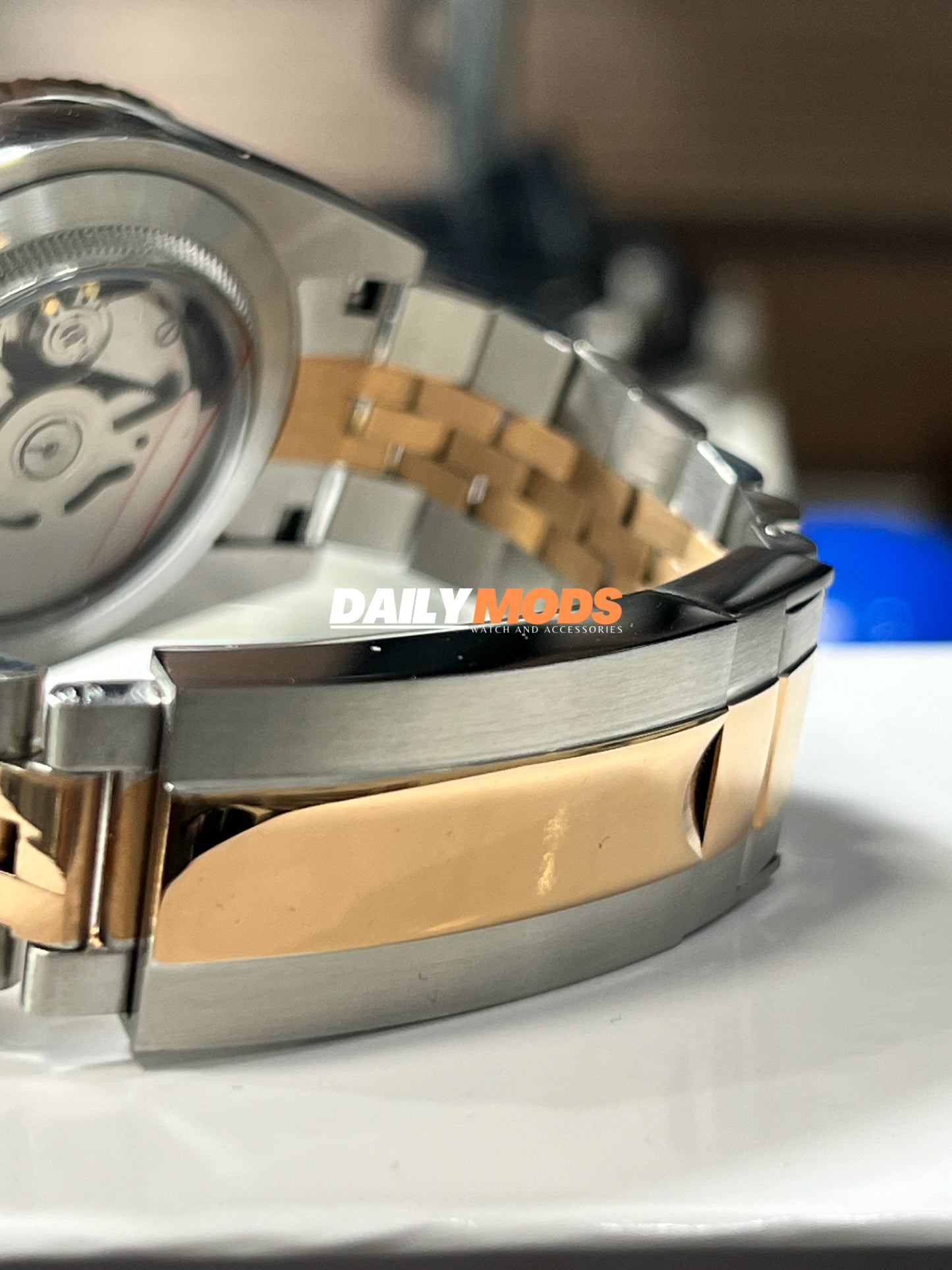 Two-Tone DJ White Pearl