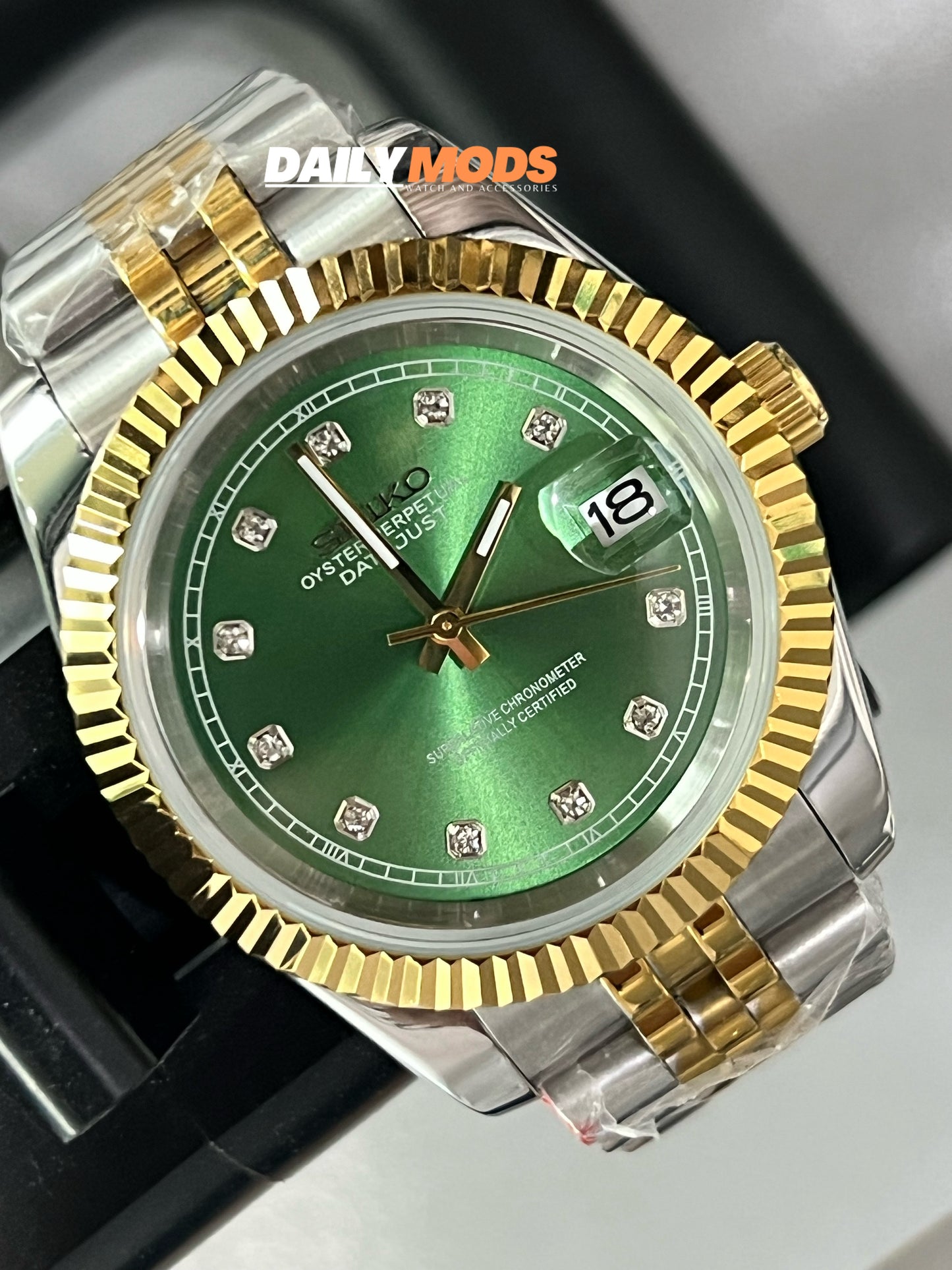 Two-Tone YG DJ Green Stud
