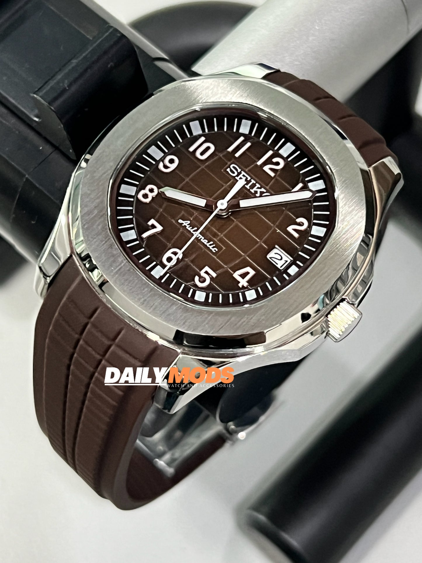Aquanaut Brown