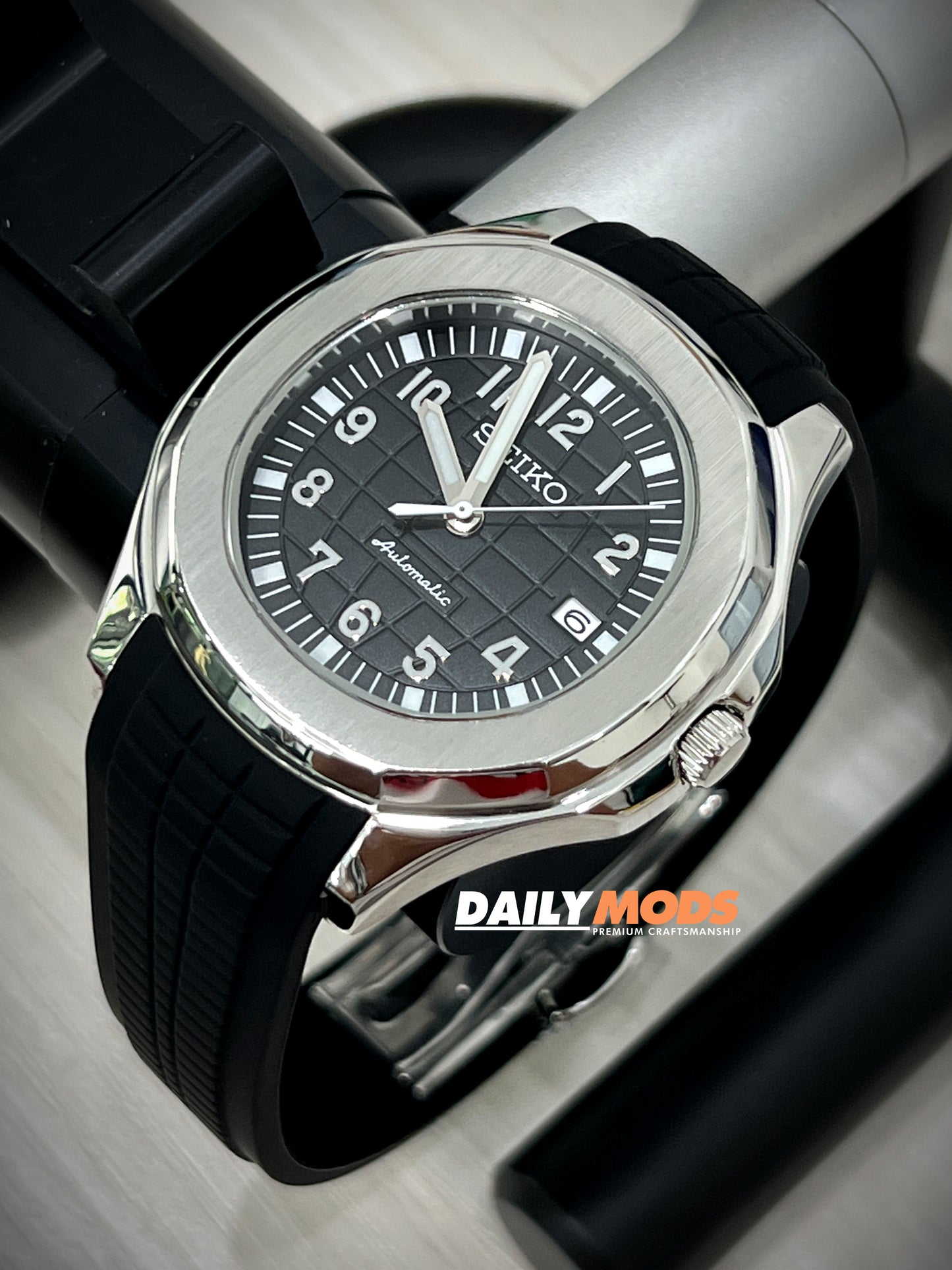 Aquanaut Black