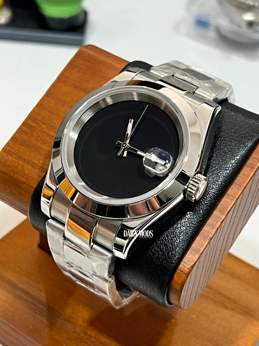 DJ Smooth Black Minimalist