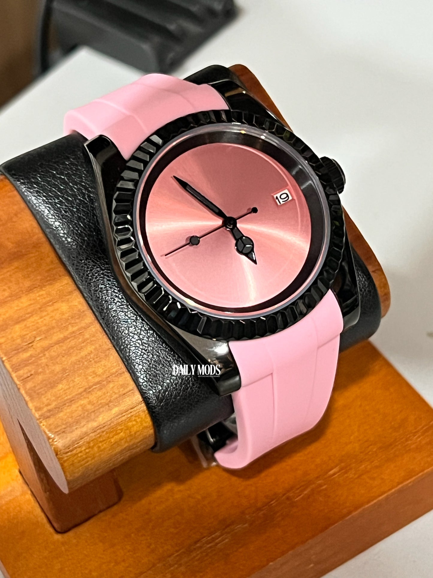 DJ Pink Minimalist